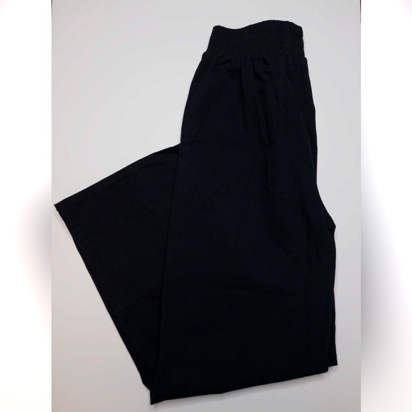 NWT Madison Beer X Boohoo Collab Black Wide Leg Joggers Size Women's US 10 - Picture 7 of 9